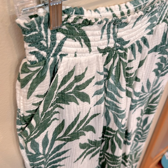 Green Palms PJ Pants on White Gauze PJ Smocked Waist Tropical Lounge or Sleep - Picture 4 of 4